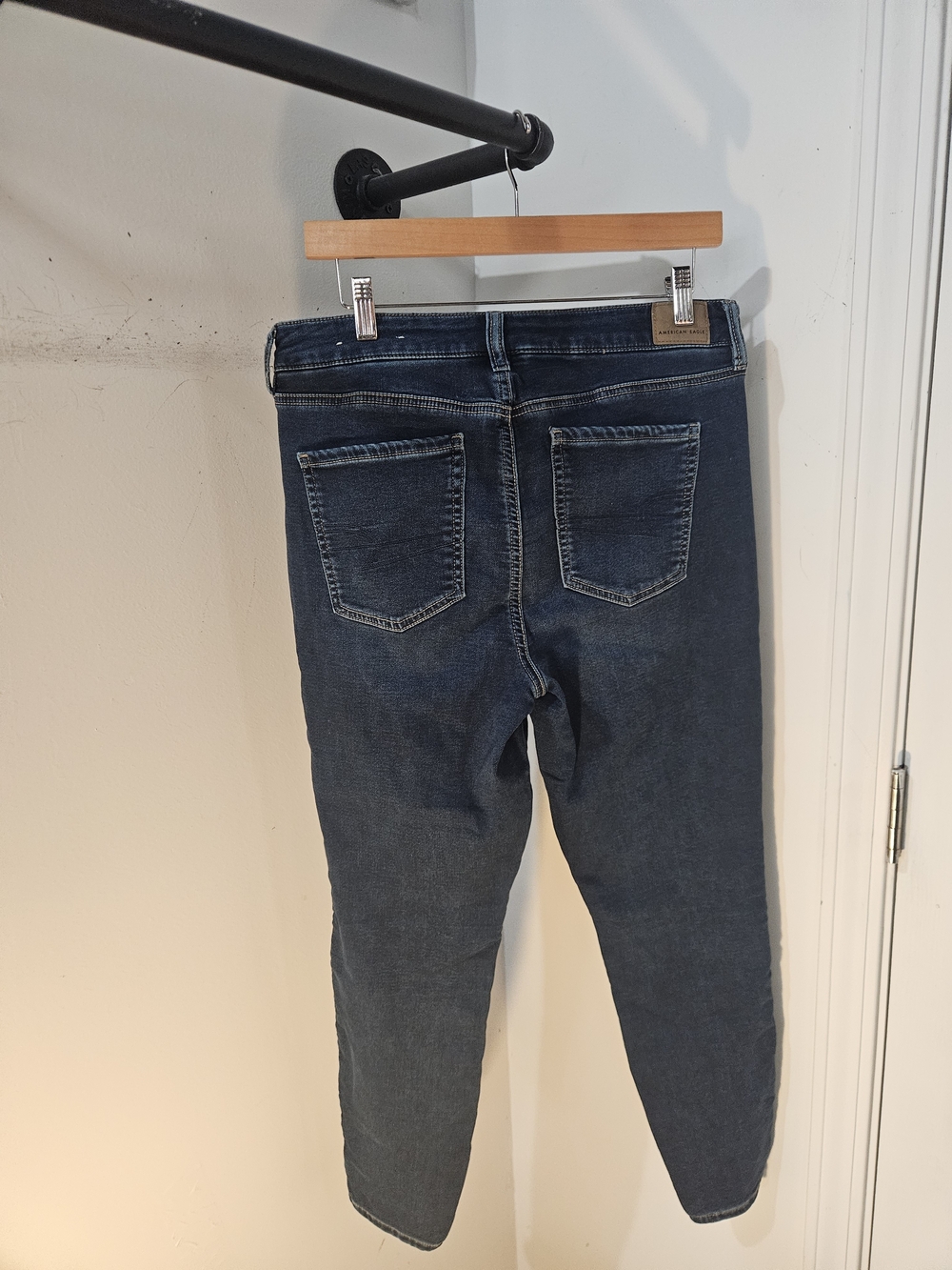 American Eagle Hi-Rise Jegging Jeans - Picture 5 of 8